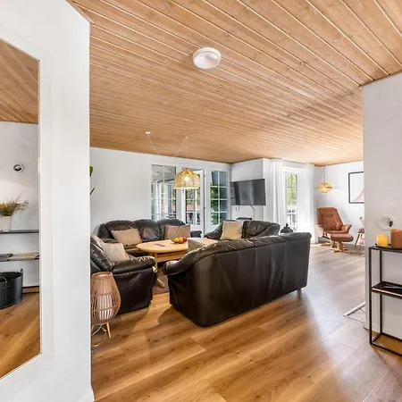 Feriehus Large Pool House With Spa, Sauna And Lovely Outdoor Areas *