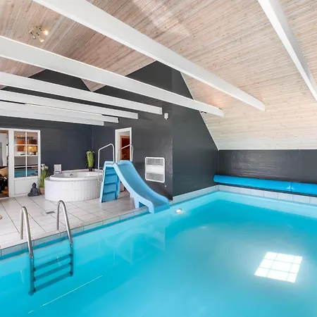 Large Pool House With Spa, Sauna And Lovely Outdoor Areas Holiday home