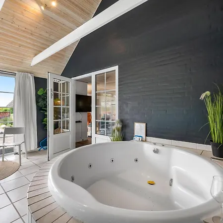 Feriehus Large Pool House With Spa, Sauna And Lovely Outdoor Areas Ulfborg